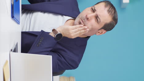 Vertical-video-of-Businessman-with-toothache.